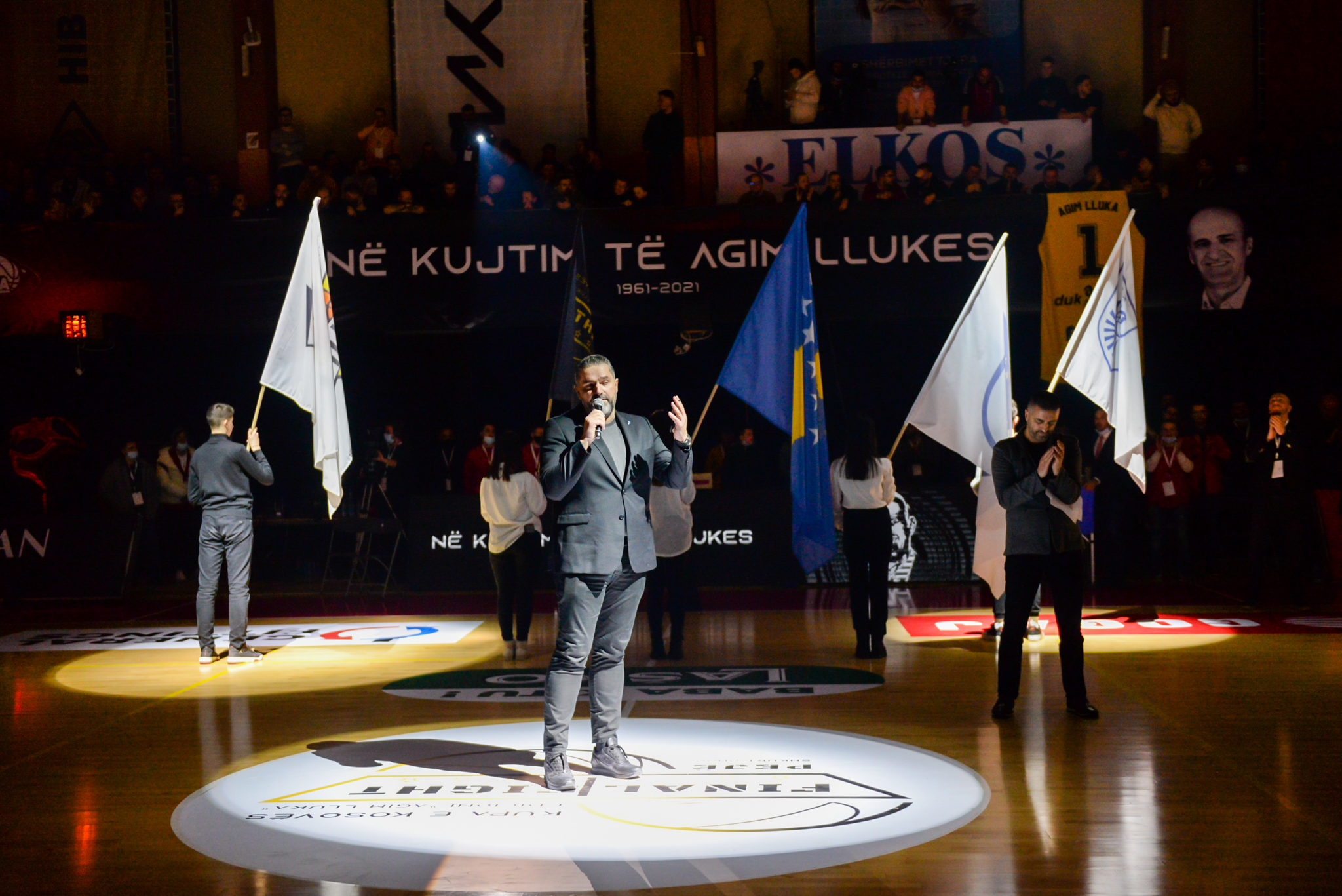 Kupa me ceremoni spektakolare